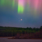 APOD: 2026 October 14 - Mars and the Beehive Under an Aurora